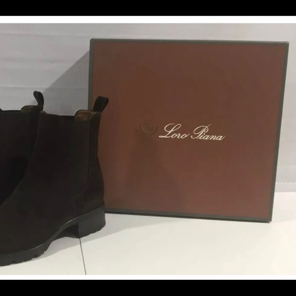LORO PIANA New in Box Euro 39 Brown Suede bootie
